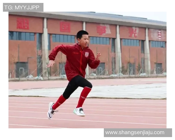 巴西足球明星石膏娃娃的传奇故事与背后的梦想追逐